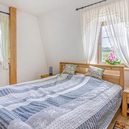 Amazing Home In Gniewino With Kitchen Zewnętrze zdjęcie