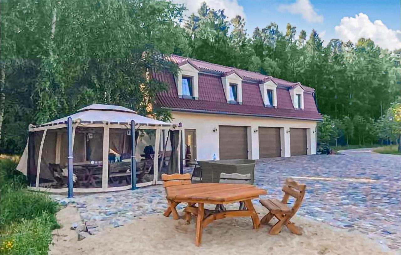 Amazing Home In Gniewino With Kitchen Zewnętrze zdjęcie